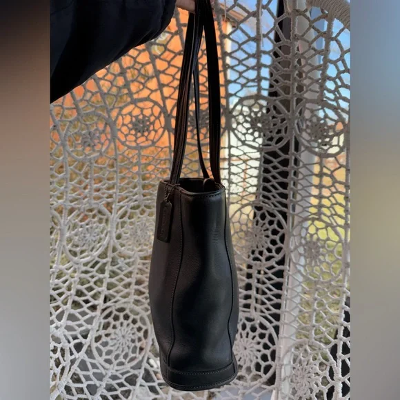 Coach Bleecker Vintage Black Leather Tote Bag made in USA - Picture 4 of 7